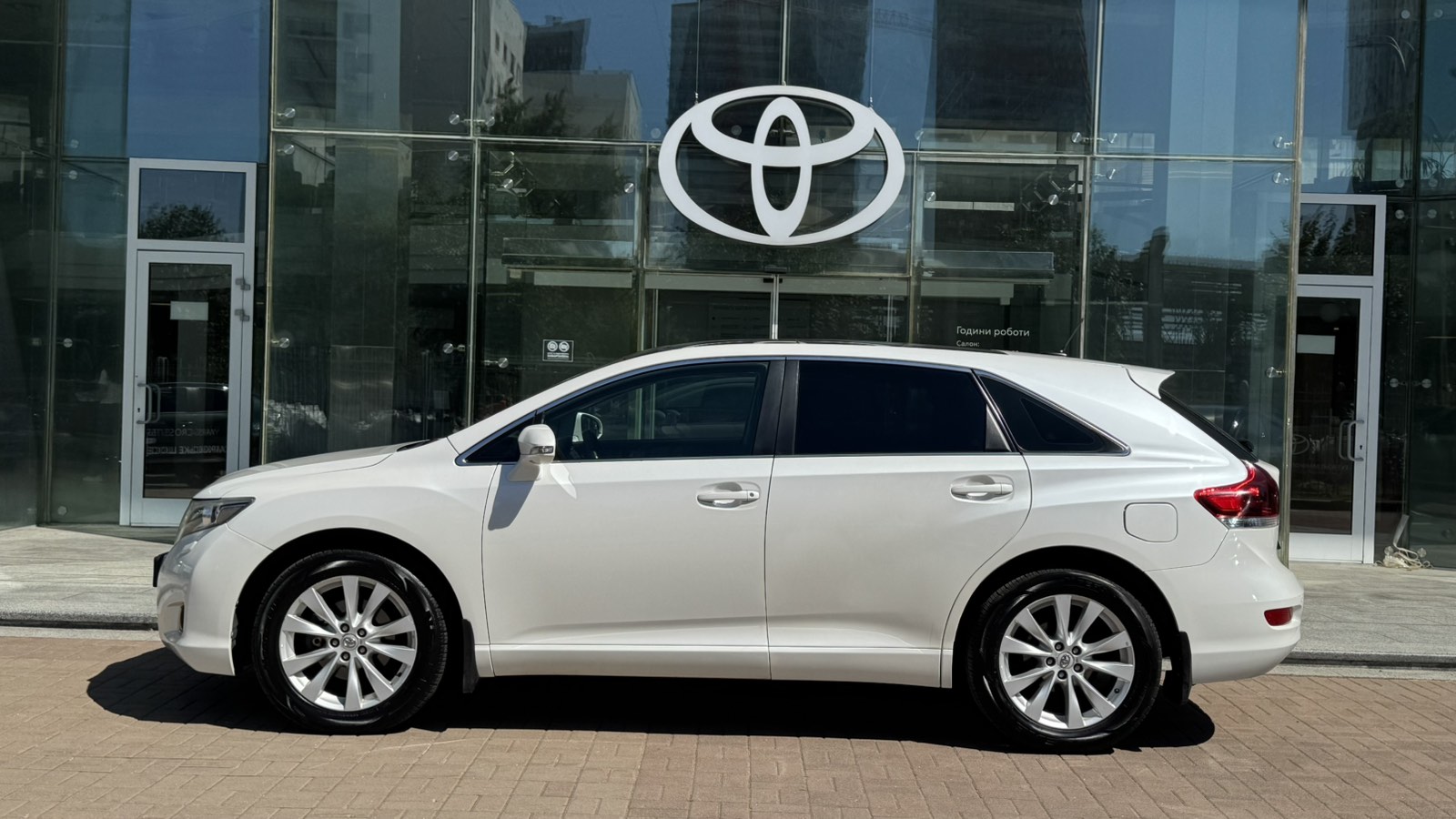 Toyota VENZA 2013 року з пробігом 139174 км, Універсал, Тойота Центр Київ "Автосаміт Укравто", м.Київ - 820000 ГРН | Фото № 3