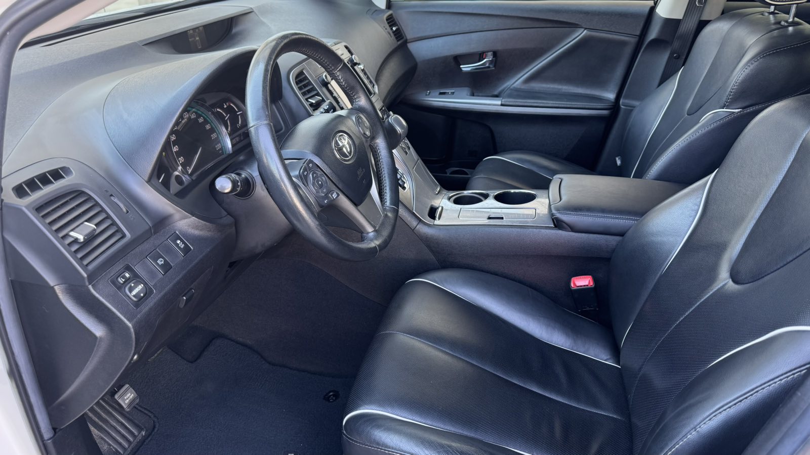 Toyota VENZA 2013 року з пробігом 139174 км, Універсал, Тойота Центр Київ "Автосаміт Укравто", м.Київ - 820000 ГРН | Фото № 12