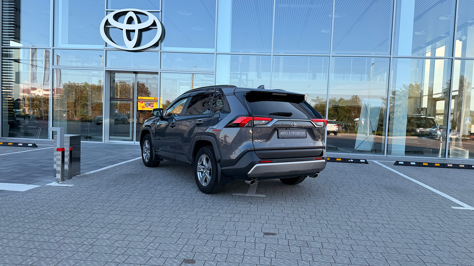 Toyota RAV4 2023 року з пробігом 57978 км, Універсал, Тойота Центр Рівне "Агат Авто", м.Рівне - 1357440 ГРН | Фото № 2