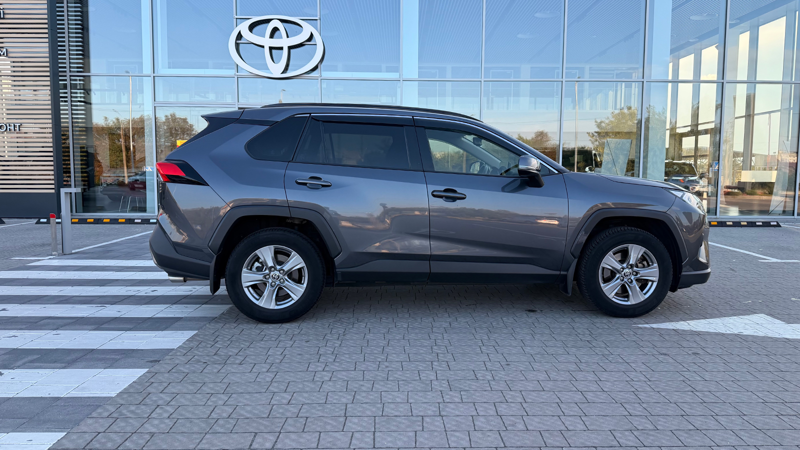 Toyota RAV4 2023 року з пробігом 57978 км, Універсал, Тойота Центр Рівне "Агат Авто", м.Рівне - 1357440 ГРН | Фото № 17