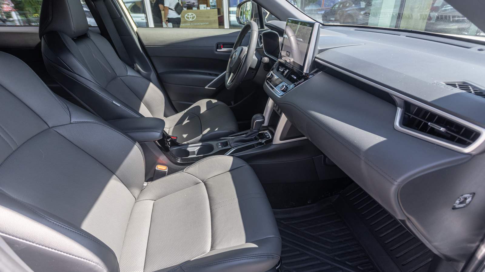 Toyota COROLLA CROSS 2023 року з пробігом 89714 км, Хетчбек, Тойота Центр Дніпро "Алмаз Мотор" на Запорізькому шосе, м.Дніпро - 1500000 ГРН | Фото № 6
