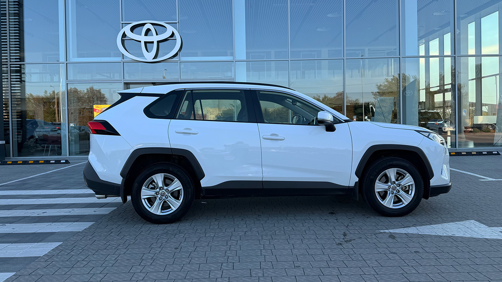 Toyota RAV4 2021 року з пробігом 36372 км, Універсал, Тойота Центр Рівне "Агат Авто", м.Рівне - 1251600 ГРН | Фото № 18