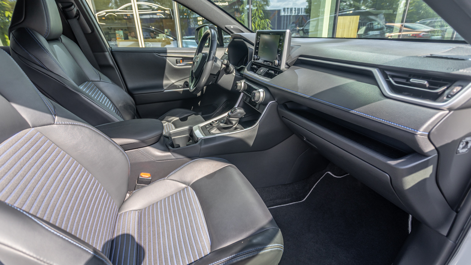 Toyota RAV4 2020 року з пробігом 33537 км, Універсал, Тойота Центр Дніпро "Алмаз Мотор" на Запорізькому шосе, м.Дніпро - 1600000 ГРН | Фото № 6