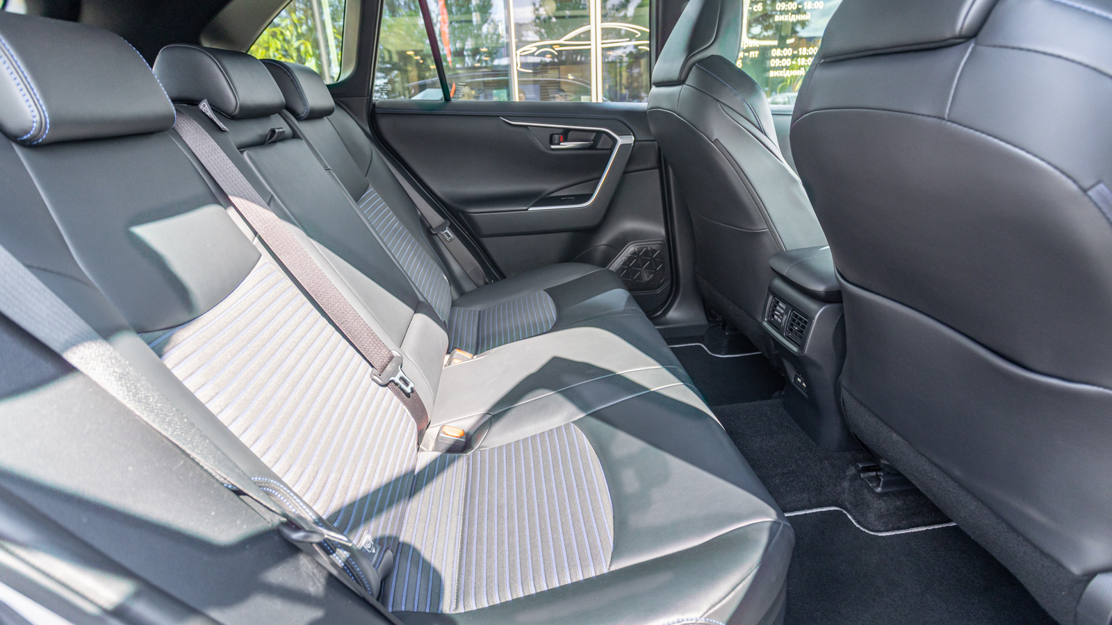 Toyota RAV4 2020 року з пробігом 33537 км, Універсал, Тойота Центр Дніпро "Алмаз Мотор" на Запорізькому шосе, м.Дніпро - 1600000 ГРН | Фото № 7