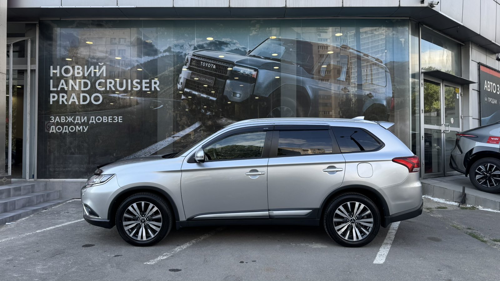 Інші авто MITSUBISHI OUTLANDER 2018 року з пробігом 106000 км, Універсал, Тойота Центр Одеса "ВіДі Пальміра", м.Одеса - 764000 ГРН | Фото № 3