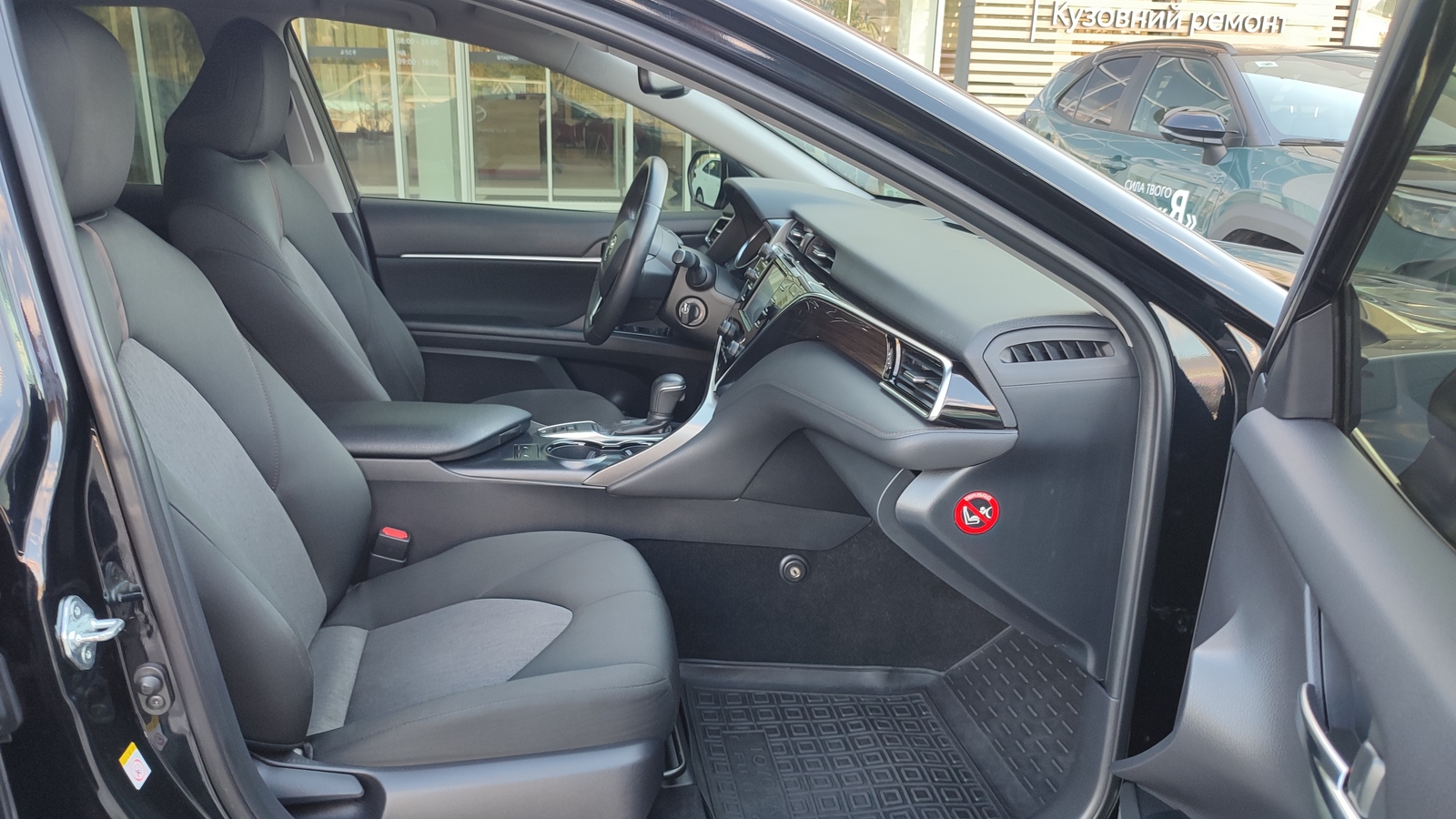 Toyota CAMRY 2018 року з пробігом 105906 км, Седан, Тойота Центр Київ "ВіДі Автострада", м.Київ - 863000 ГРН | Фото № 6
