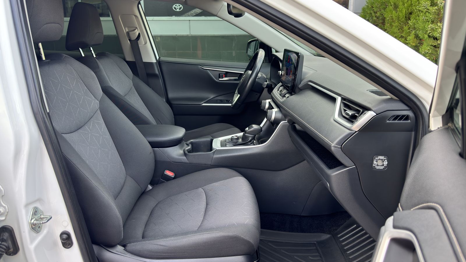 Toyota RAV4 2023 року, Універсал, Тойота Центр Чернівці "Олімп-Моторс", м.Чернівці | Фото № 6 Toyota RAV4 2023 року з пробігом 198023 км, Універсал, Тойота Центр Чернівці "Олімп-Моторс", м.Чернівці - 1180000 ГРН | Фото № 6