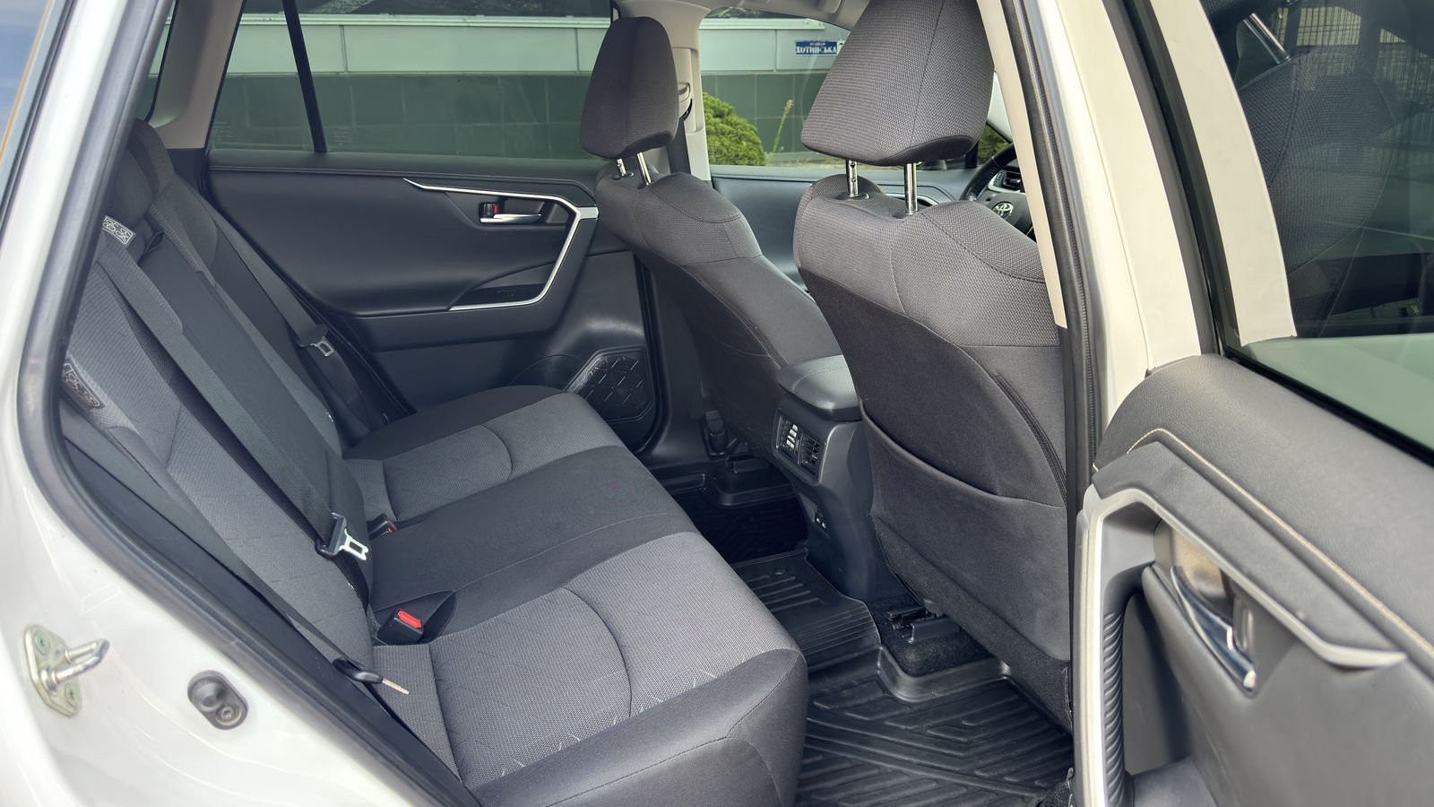Toyota RAV4 2023 року, Універсал, Тойота Центр Чернівці "Олімп-Моторс", м.Чернівці | Фото № 7 Toyota RAV4 2023 року з пробігом 198023 км, Універсал, Тойота Центр Чернівці "Олімп-Моторс", м.Чернівці - 1180000 ГРН | Фото № 7