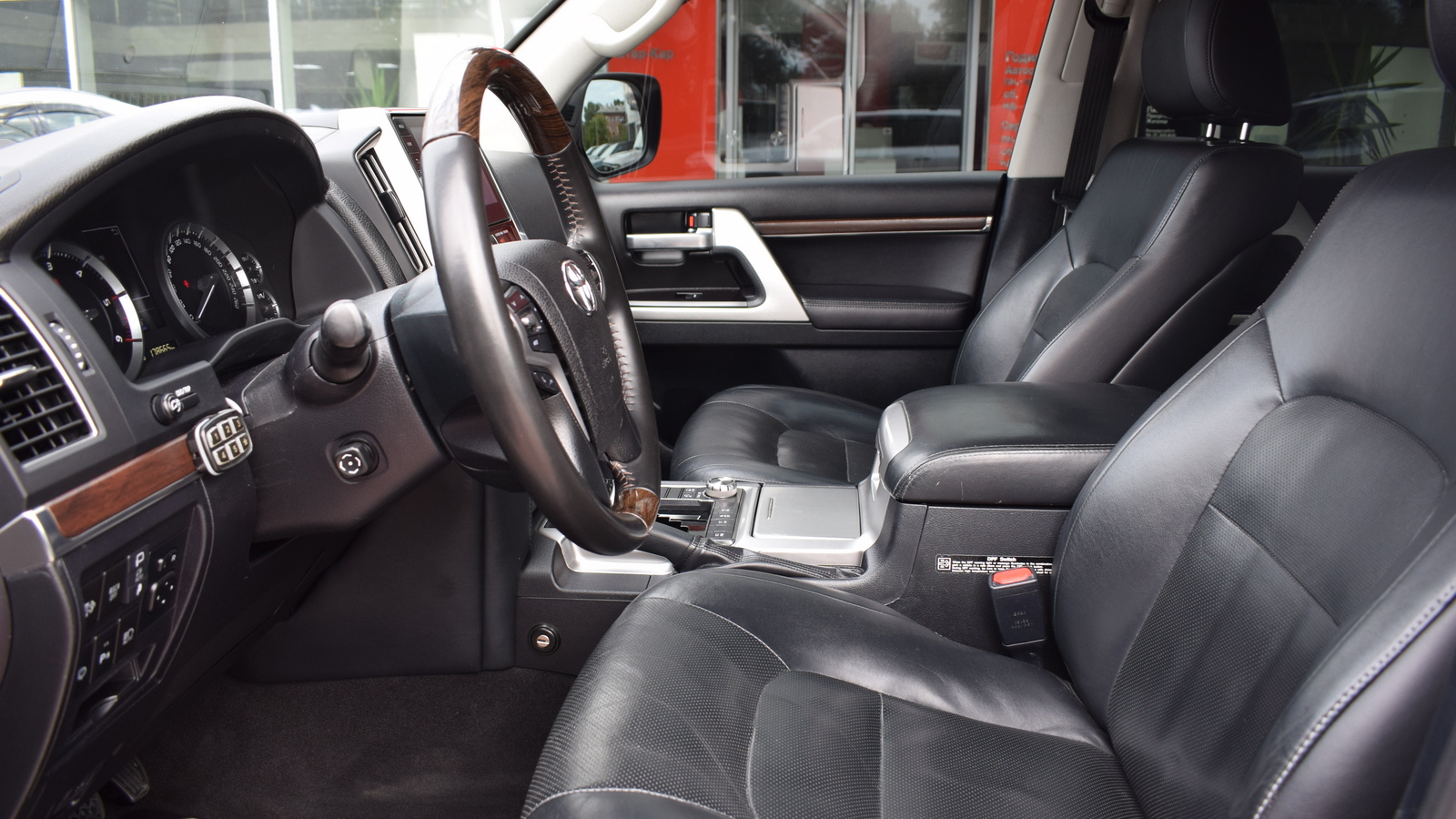 Toyota LAND CRUISER 2019 року, Універсал, Тойота Центр Житомир "Стар - Кар", м.Житомир | Фото № 12 Toyota LAND CRUISER 2019 року з пробігом 178664 км, Універсал, Тойота Центр Житомир "Стар - Кар", м.Житомир - 2128000 ГРН | Фото № 12