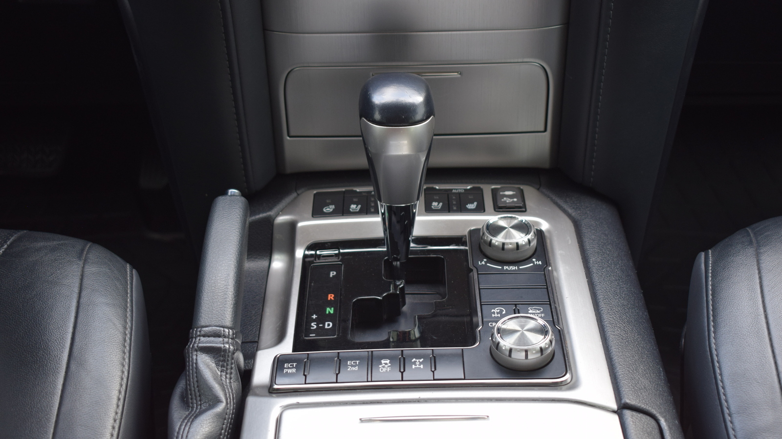Toyota LAND CRUISER 2019 року, Універсал, Тойота Центр Житомир "Стар - Кар", м.Житомир | Фото № 21 Toyota LAND CRUISER 2019 року з пробігом 178664 км, Універсал, Тойота Центр Житомир "Стар - Кар", м.Житомир - 2128000 ГРН | Фото № 21