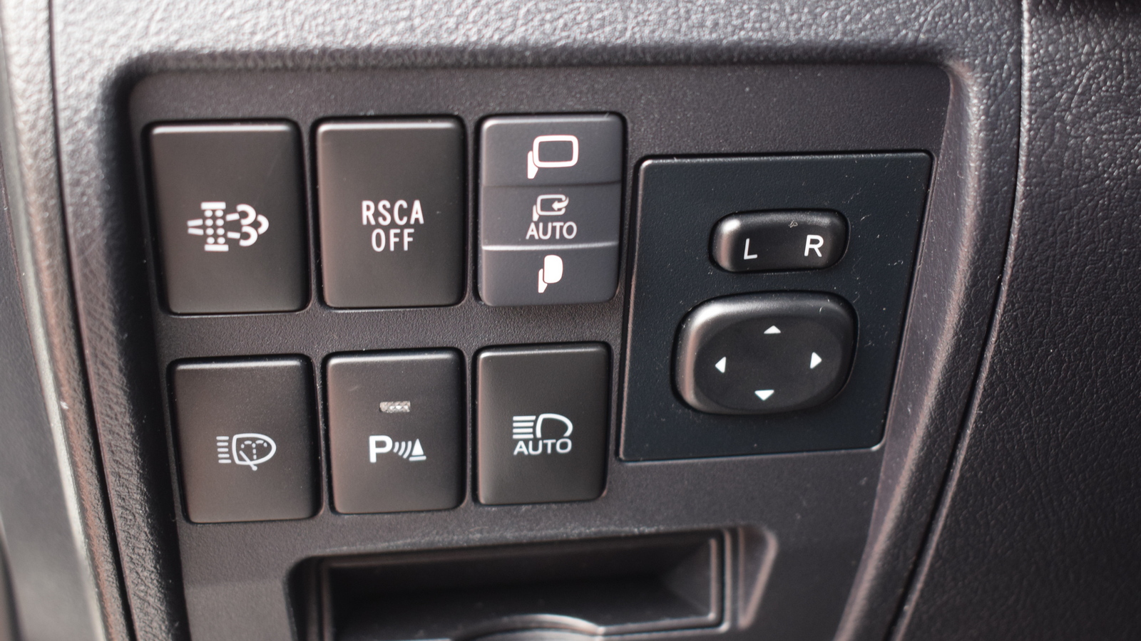 Toyota LAND CRUISER 2019 року, Універсал, Тойота Центр Житомир "Стар - Кар", м.Житомир | Фото № 22 Toyota LAND CRUISER 2019 року з пробігом 178664 км, Універсал, Тойота Центр Житомир "Стар - Кар", м.Житомир - 2128000 ГРН | Фото № 22