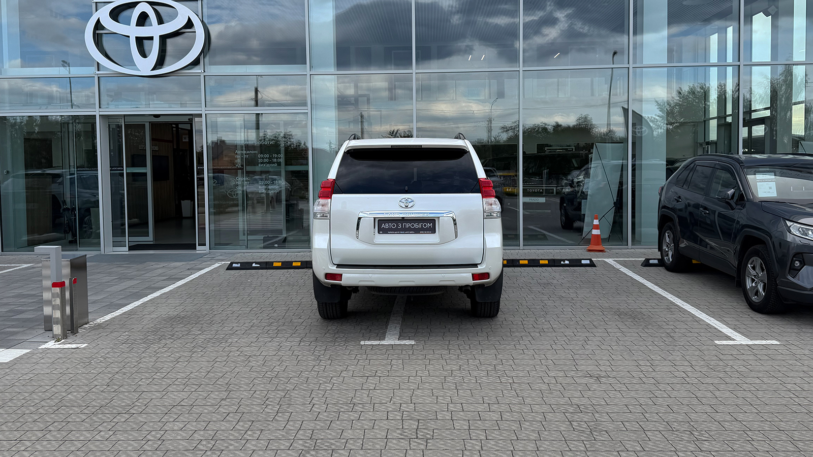 Toyota LAND CRUISER PRADO 2013 року, Універсал, Тойота Центр Рівне "Агат Авто", м.Рівне | Фото № 4 Toyota LAND CRUISER PRADO 2013 року з пробігом 263905 км, Універсал, Тойота Центр Рівне "Агат Авто", м.Рівне - 1054920 ГРН | Фото № 4
