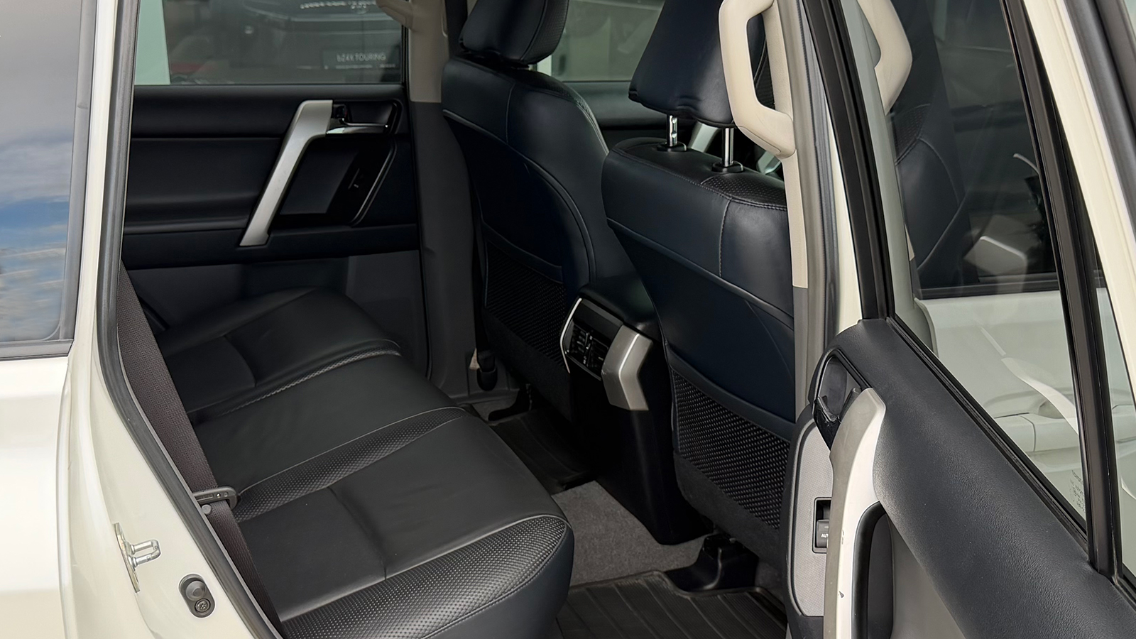 Toyota LAND CRUISER PRADO 2013 року, Універсал, Тойота Центр Рівне "Агат Авто", м.Рівне | Фото № 7 Toyota LAND CRUISER PRADO 2013 року з пробігом 263905 км, Універсал, Тойота Центр Рівне "Агат Авто", м.Рівне - 1054920 ГРН | Фото № 7