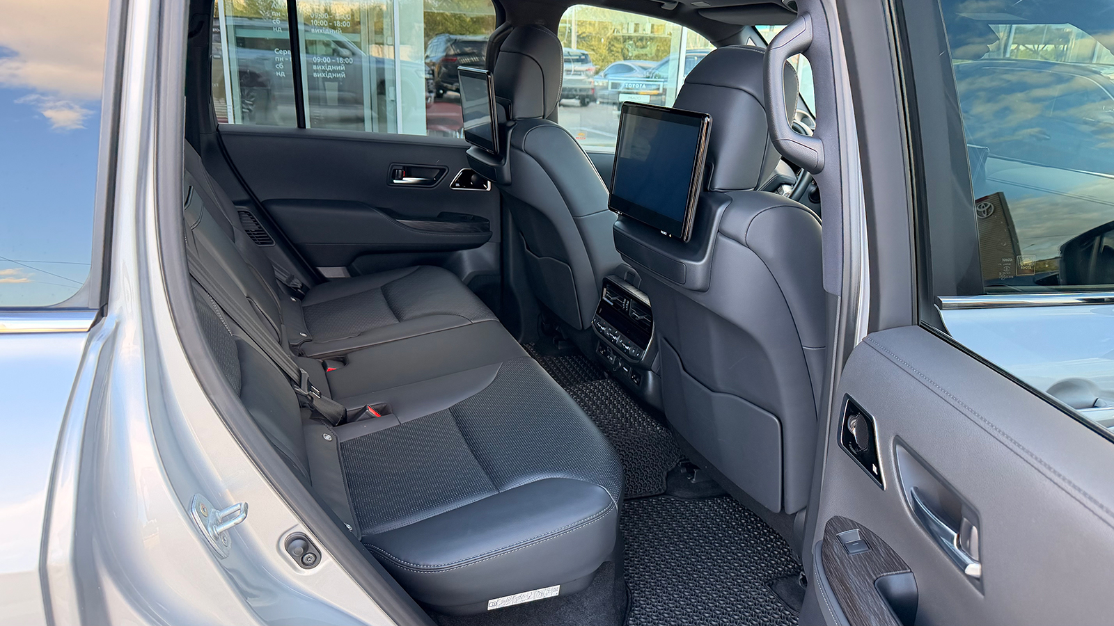 Toyota LAND CRUISER 2023 року з пробігом 71658 км, Універсал, Тойота Центр Рівне "Агат Авто", м.Рівне - 3531300 ГРН | Фото № 7
