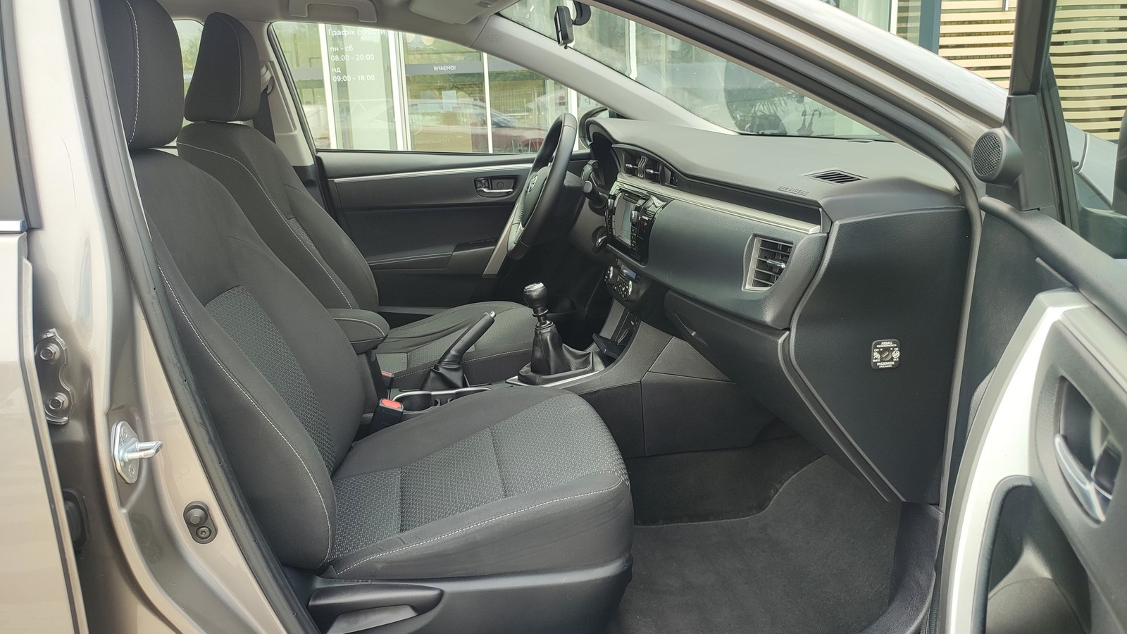 Toyota COROLLA 2014 року, Седан, Тойота Центр Київ "ВіДі Автострада", м.Київ | Фото № 6 Toyota COROLLA 2014 року з пробігом 145452 км, Седан, Тойота Центр Київ "ВіДі Автострада", м.Київ - 487000 ГРН | Фото № 6