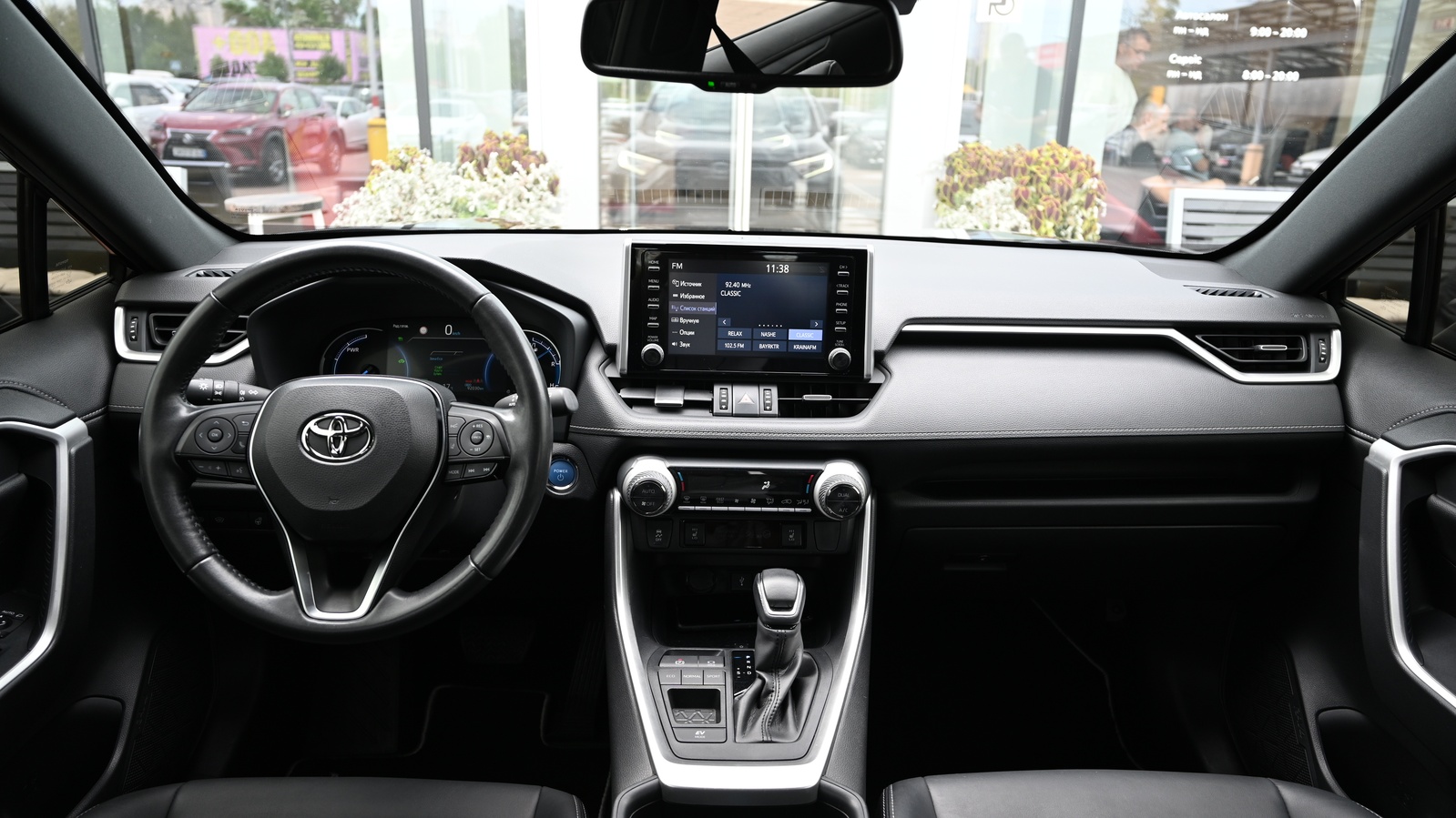 Toyota RAV4 2021 року, Універсал, Тойота Центр Київ "Сіті Плаза", м.Київ | Фото № 8 Toyota RAV4 2021 року з пробігом 92000 км, Універсал, Тойота Центр Київ "Сіті Плаза", м.Київ - 1514688 ГРН | Фото № 8