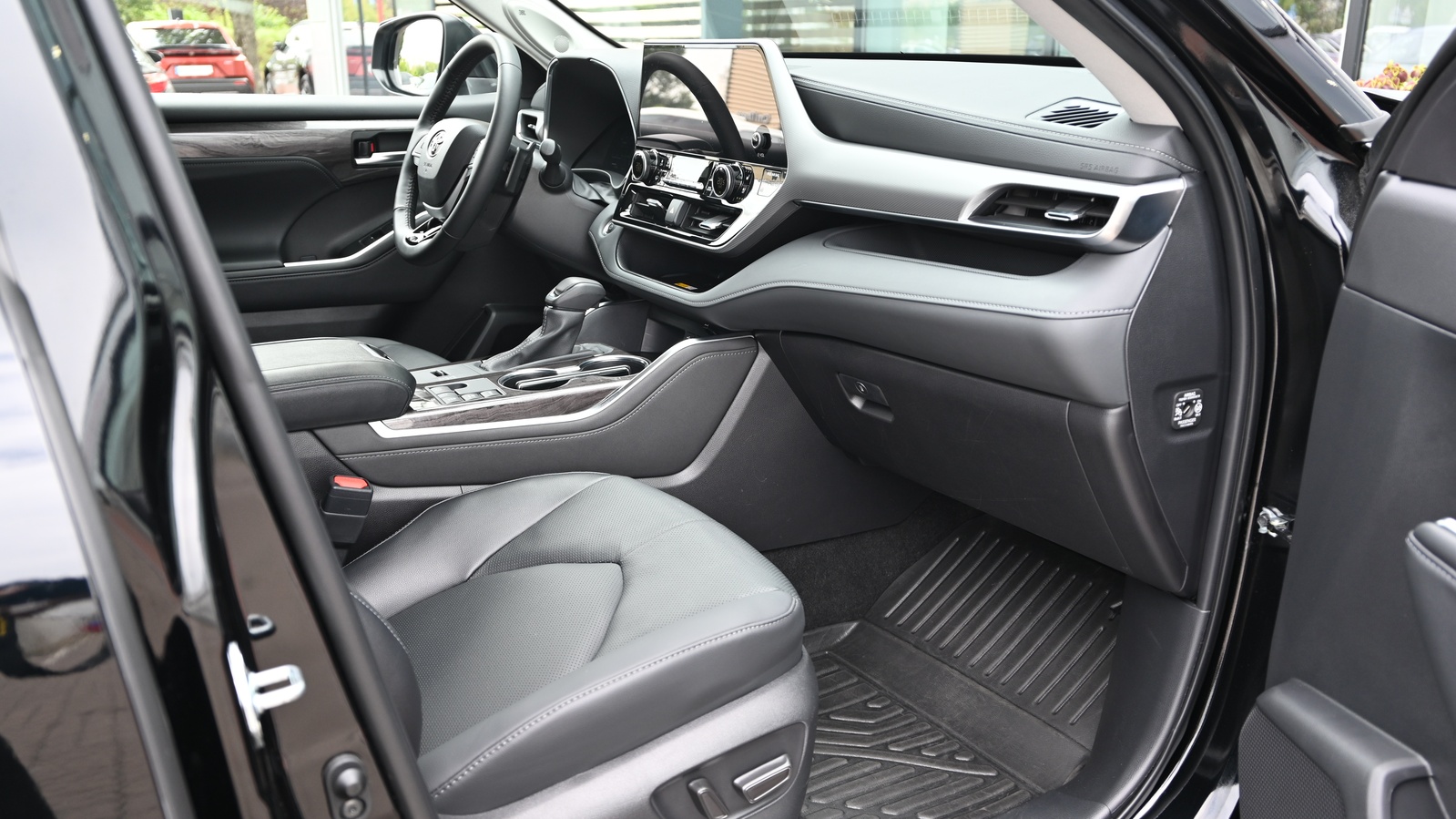 Toyota HIGHLANDER 2025 року, Універсал, Тойота Центр Київ "Сіті Плаза", м.Київ | Фото № 6 Toyota HIGHLANDER 2025 року з пробігом 17360 км, Універсал, Тойота Центр Київ "Сіті Плаза", м.Київ - 2998250 ГРН | Фото № 6