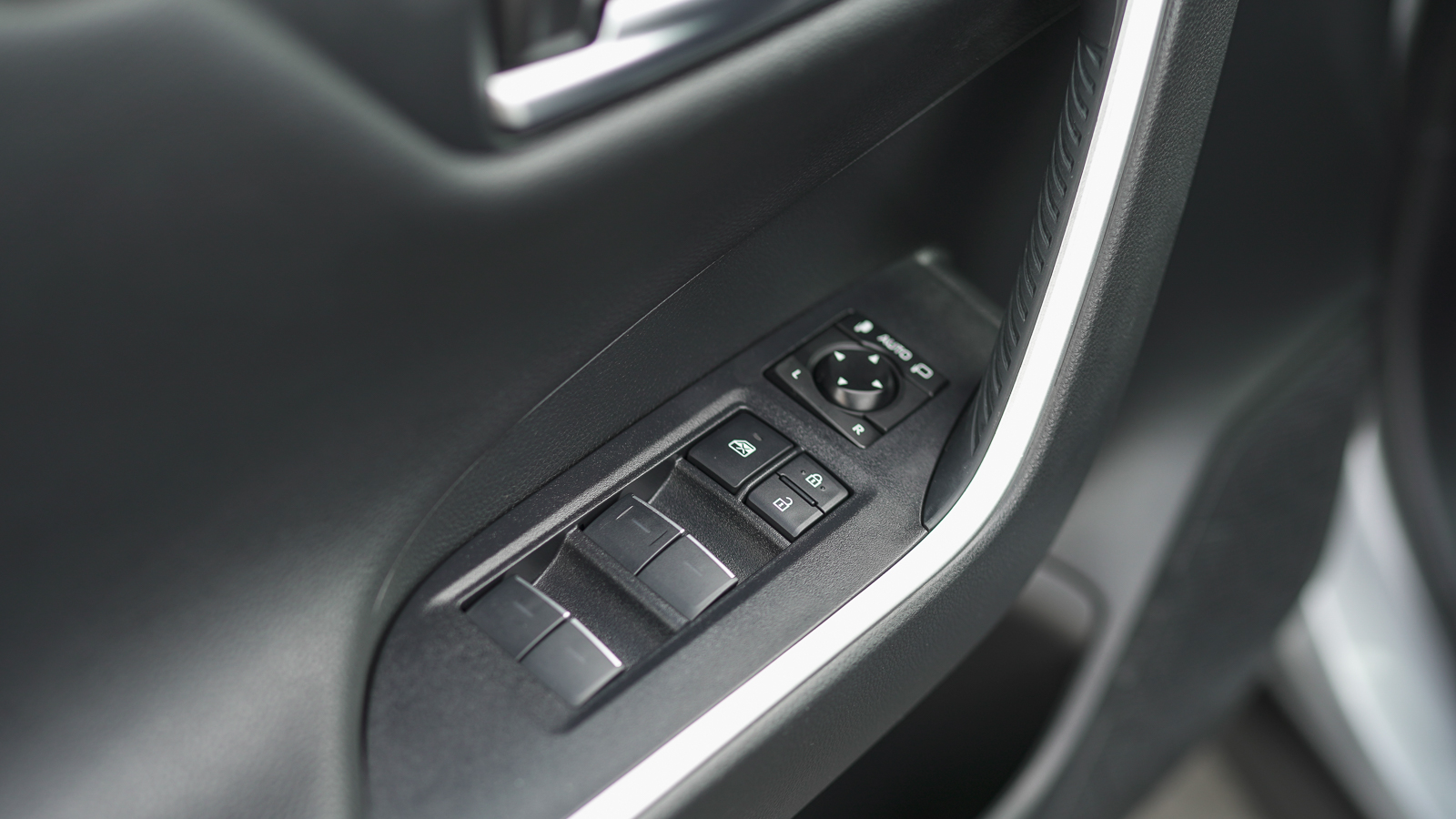 Toyota RAV4 Plug-In 2021 року, Універсал, Лексус Львів, м.Львів | Фото № 22 Toyota RAV4 Plug-In 2021 року з пробігом 108483 км, Універсал, Лексус Львів, м.Львів - 2119700 ГРН | Фото № 22