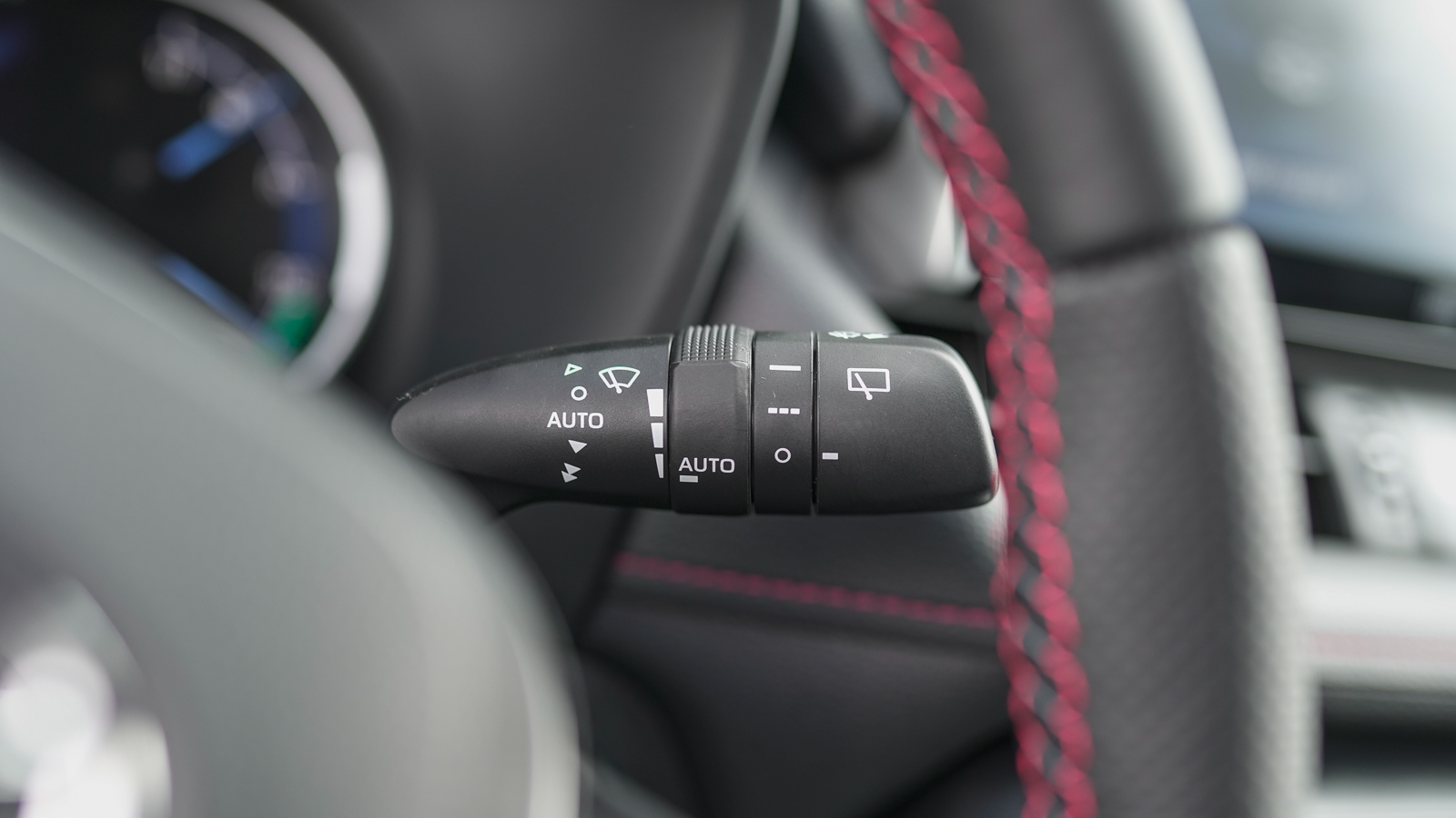Toyota RAV4 Plug-In 2021 року, Універсал, Лексус Львів, м.Львів | Фото № 28 Toyota RAV4 Plug-In 2021 року з пробігом 108483 км, Універсал, Лексус Львів, м.Львів - 2119700 ГРН | Фото № 28