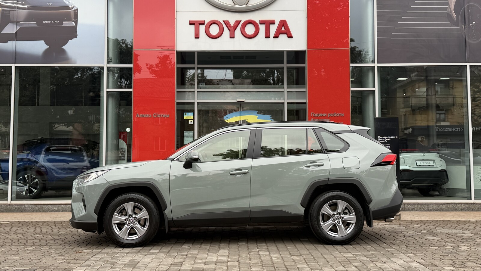 Toyota RAV4 2023 року, Універсал, Тойота Центр Кривий Ріг "Алмаз Сістем", м.Кривий Ріг | Фото № 3 Toyota RAV4 2023 року з пробігом 24447 км, Універсал, Тойота Центр Кривий Ріг "Алмаз Сістем", м.Кривий Ріг - 1360000 ГРН | Фото № 3