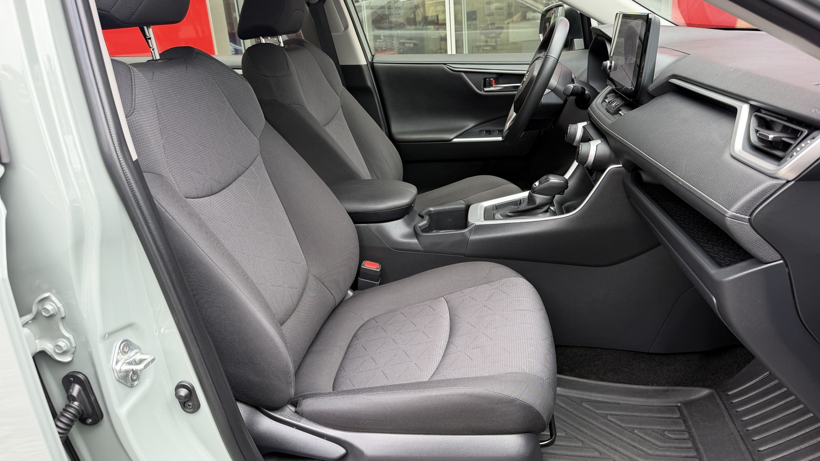 Toyota RAV4 2023 року, Універсал, Тойота Центр Кривий Ріг "Алмаз Сістем", м.Кривий Ріг | Фото № 6 Toyota RAV4 2023 року з пробігом 24447 км, Універсал, Тойота Центр Кривий Ріг "Алмаз Сістем", м.Кривий Ріг - 1360000 ГРН | Фото № 6