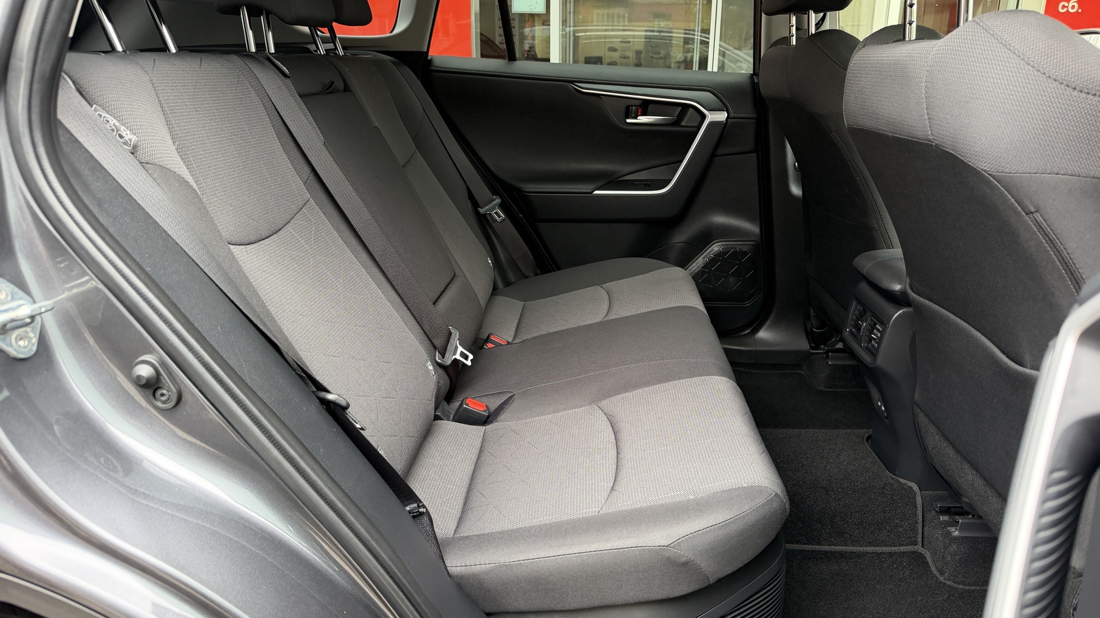 Toyota RAV4 2024 року, Універсал, Тойота Центр Кривий Ріг "Алмаз Сістем", м.Кривий Ріг | Фото № 7 Toyota RAV4 2024 року з пробігом 37853 км, Універсал, Тойота Центр Кривий Ріг "Алмаз Сістем", м.Кривий Ріг - 1570000 ГРН | Фото № 7