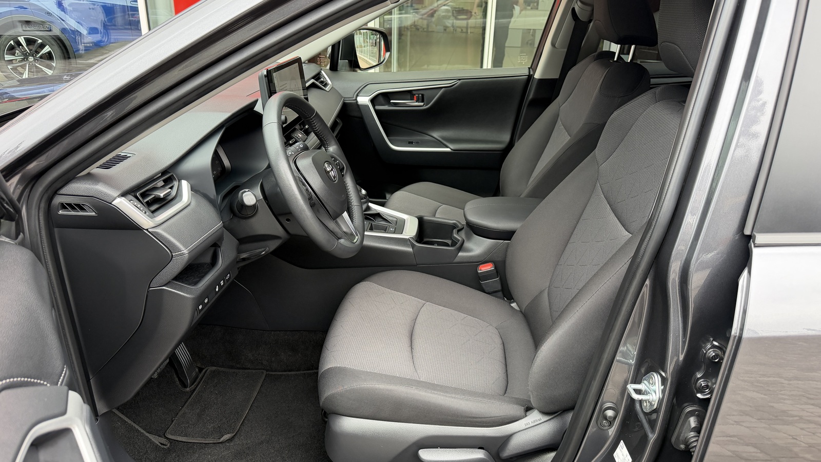Toyota RAV4 2024 року, Універсал, Тойота Центр Кривий Ріг "Алмаз Сістем", м.Кривий Ріг | Фото № 12 Toyota RAV4 2024 року з пробігом 37853 км, Універсал, Тойота Центр Кривий Ріг "Алмаз Сістем", м.Кривий Ріг - 1570000 ГРН | Фото № 12