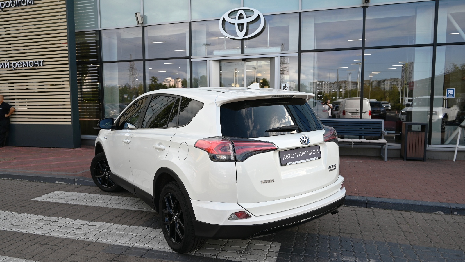 Toyota RAV4 2018 року, Універсал, Тойота Центр Київ "Сіті Плаза", м.Київ | Фото № 2 Toyota RAV4 2018 року з пробігом 115179 км, Універсал, Тойота Центр Київ "Сіті Плаза", м.Київ - 1024373 ГРН | Фото № 2
