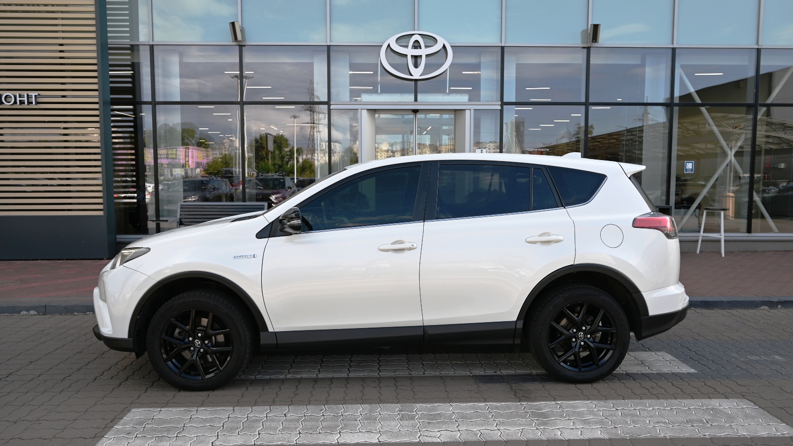 Toyota RAV4 2018 року, Універсал, Тойота Центр Київ "Сіті Плаза", м.Київ | Фото № 3 Toyota RAV4 2018 року з пробігом 115179 км, Універсал, Тойота Центр Київ "Сіті Плаза", м.Київ - 1024373 ГРН | Фото № 3