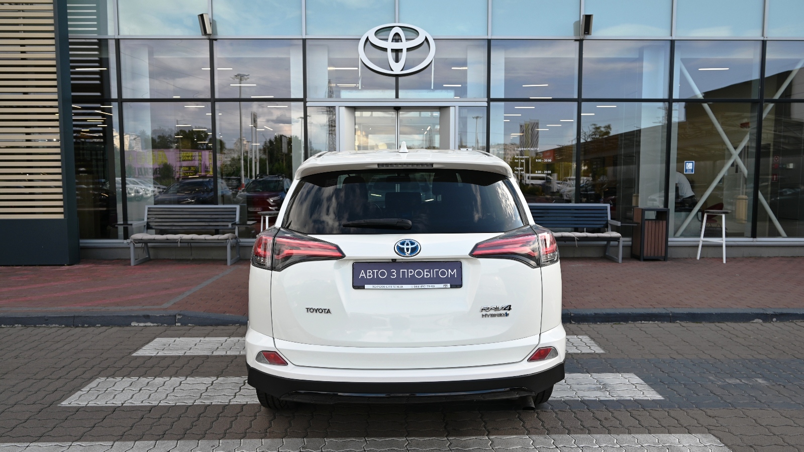 Toyota RAV4 2018 року, Універсал, Тойота Центр Київ "Сіті Плаза", м.Київ | Фото № 4 Toyota RAV4 2018 року з пробігом 115179 км, Універсал, Тойота Центр Київ "Сіті Плаза", м.Київ - 1024373 ГРН | Фото № 4