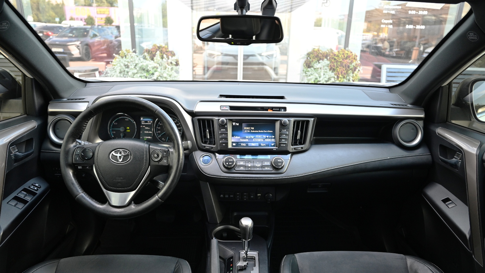 Toyota RAV4 2018 року, Універсал, Тойота Центр Київ "Сіті Плаза", м.Київ | Фото № 8 Toyota RAV4 2018 року з пробігом 115179 км, Універсал, Тойота Центр Київ "Сіті Плаза", м.Київ - 1024373 ГРН | Фото № 8