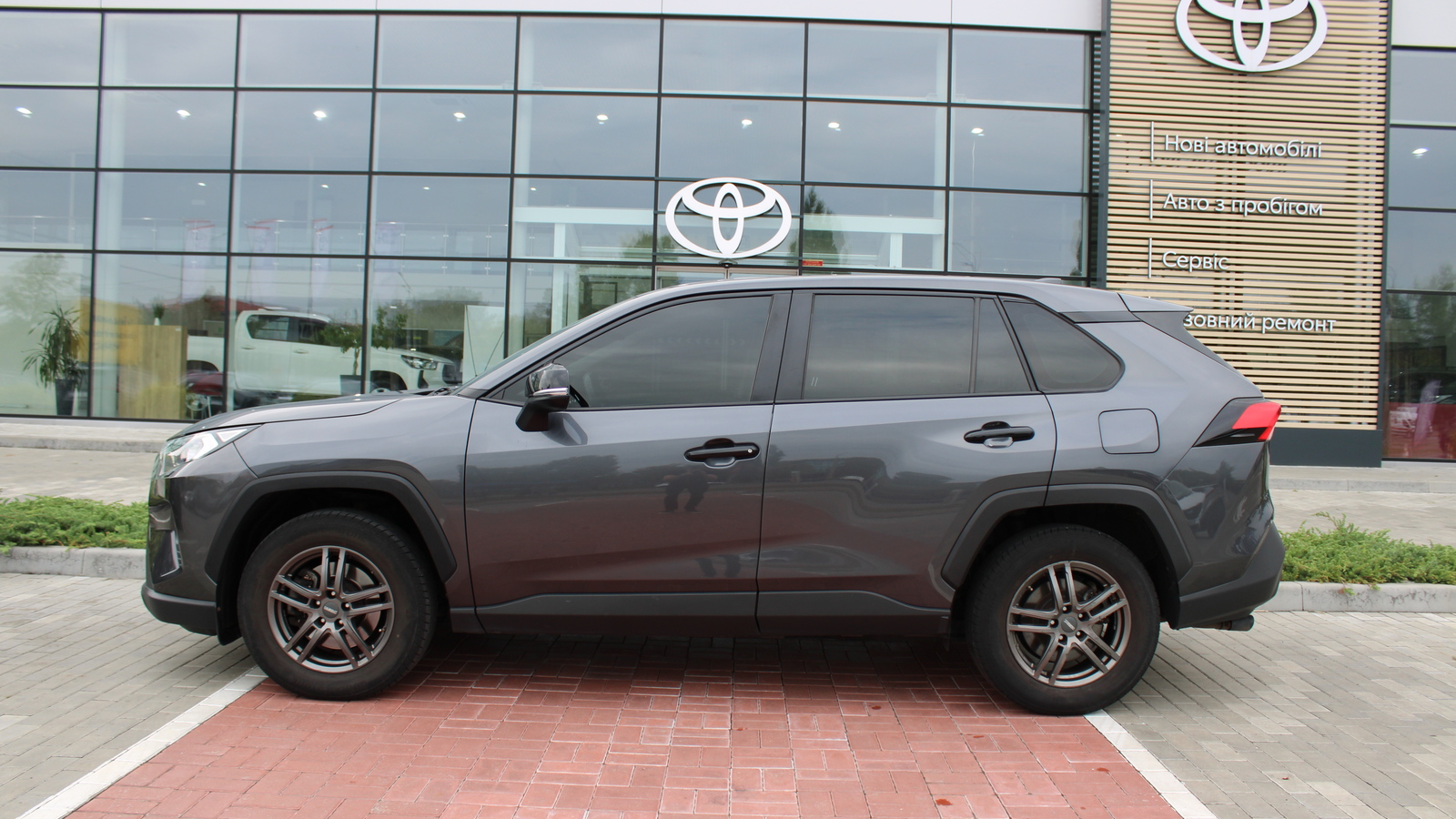 Toyota RAV4 2019 року, Універсал, Тойота Центр Черкаси "Мотор Сіті", м.Черкаси | Фото № 3 Toyota RAV4 2019 року з пробігом 81931 км, Універсал, Тойота Центр Черкаси "Мотор Сіті", м.Черкаси - 1166000 ГРН | Фото № 3