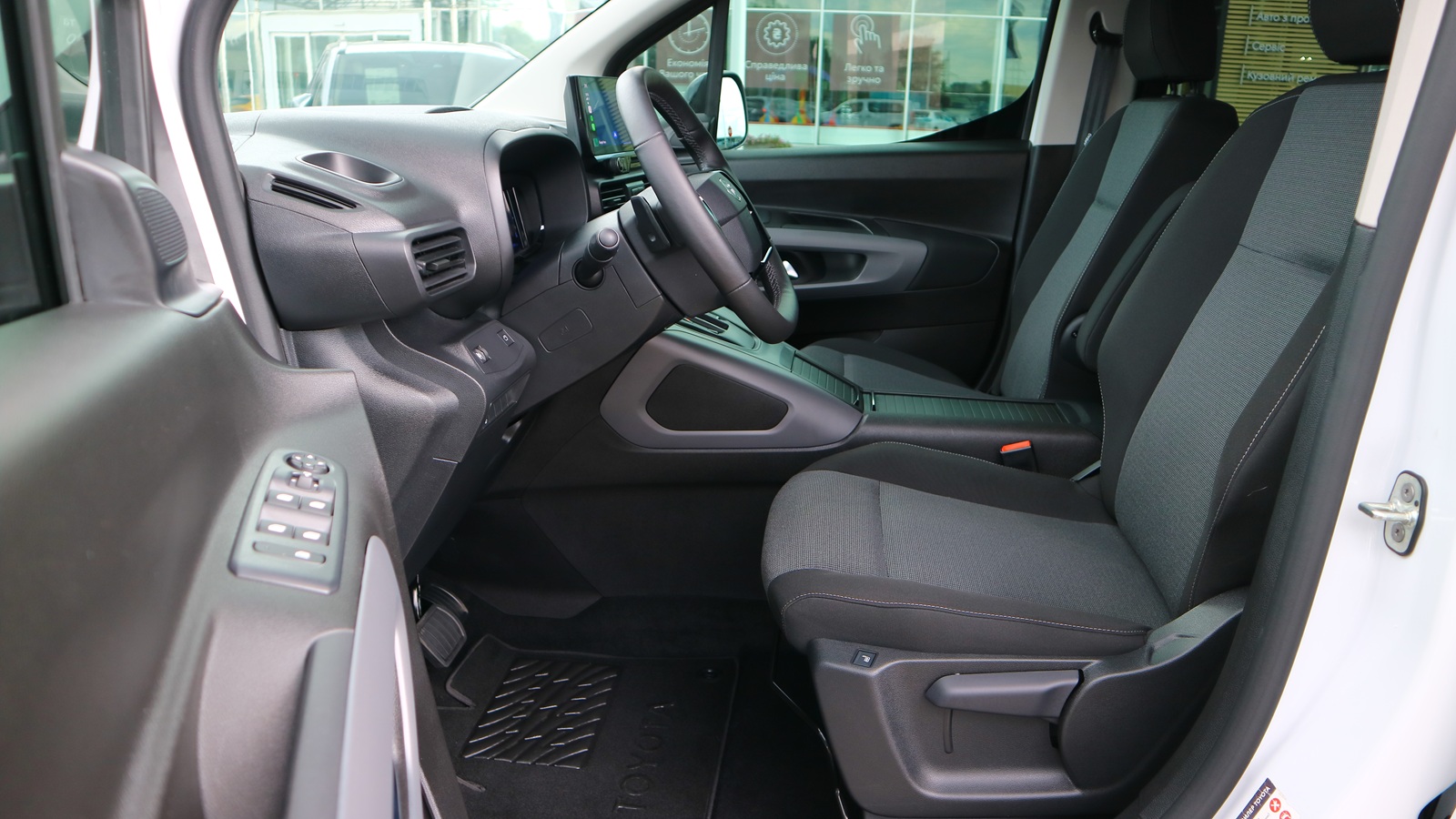 Toyota PROACE CITY VERSO 2025 року, Універсал, Тойота Центр Київ "Автосаміт Укравто Столичне", м.Київ | Фото № 13 Toyota PROACE CITY VERSO 2025 року з пробігом 4446 км, Універсал, Тойота Центр Київ "Автосаміт Укравто Столичне", м.Київ - 1480000 ГРН | Фото № 13