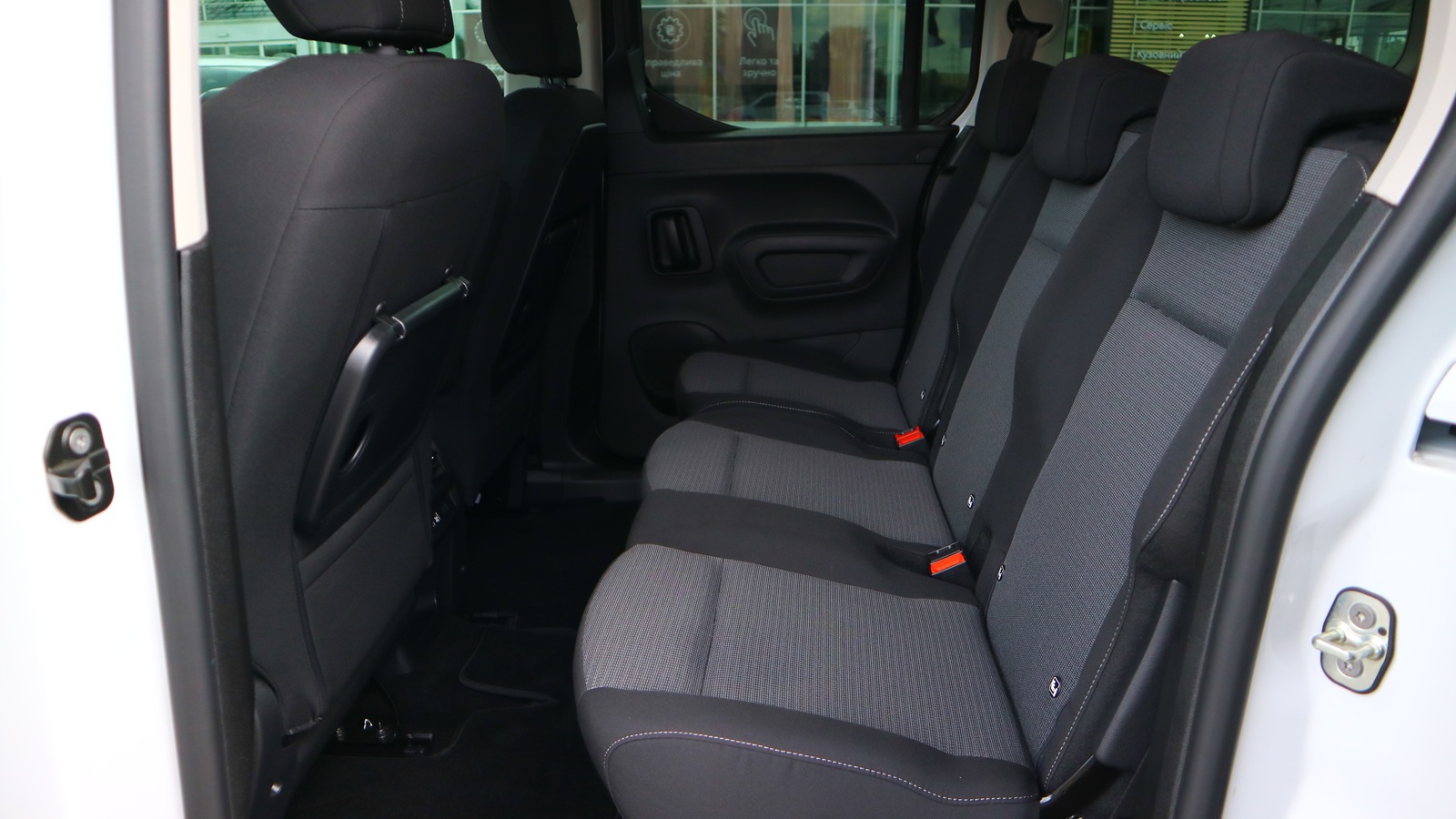Toyota PROACE CITY VERSO 2025 року, Універсал, Тойота Центр Київ "Автосаміт Укравто Столичне", м.Київ | Фото № 14 Toyota PROACE CITY VERSO 2025 року з пробігом 4446 км, Універсал, Тойота Центр Київ "Автосаміт Укравто Столичне", м.Київ - 1480000 ГРН | Фото № 14