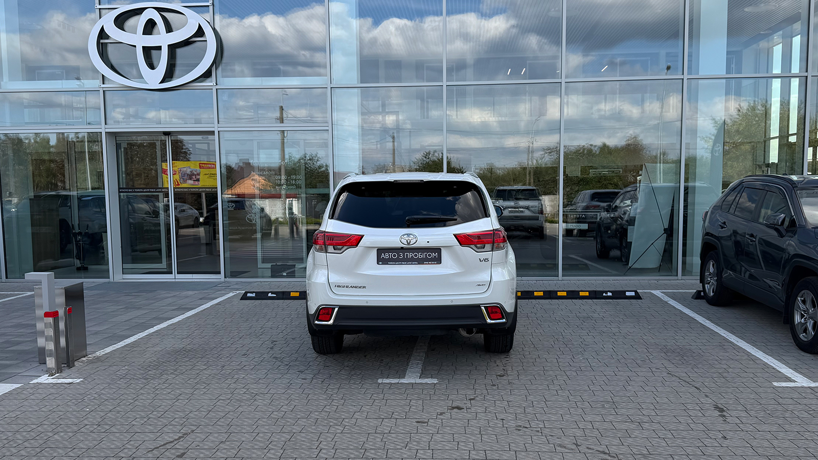 Toyota HIGHLANDER 2018 року, Універсал, Тойота Центр Рівне "Агат Авто", м.Рівне | Фото № 4 Toyota HIGHLANDER 2018 року з пробігом 13566 км, Універсал, Тойота Центр Рівне "Агат Авто", м.Рівне - 1676250 ГРН | Фото № 4