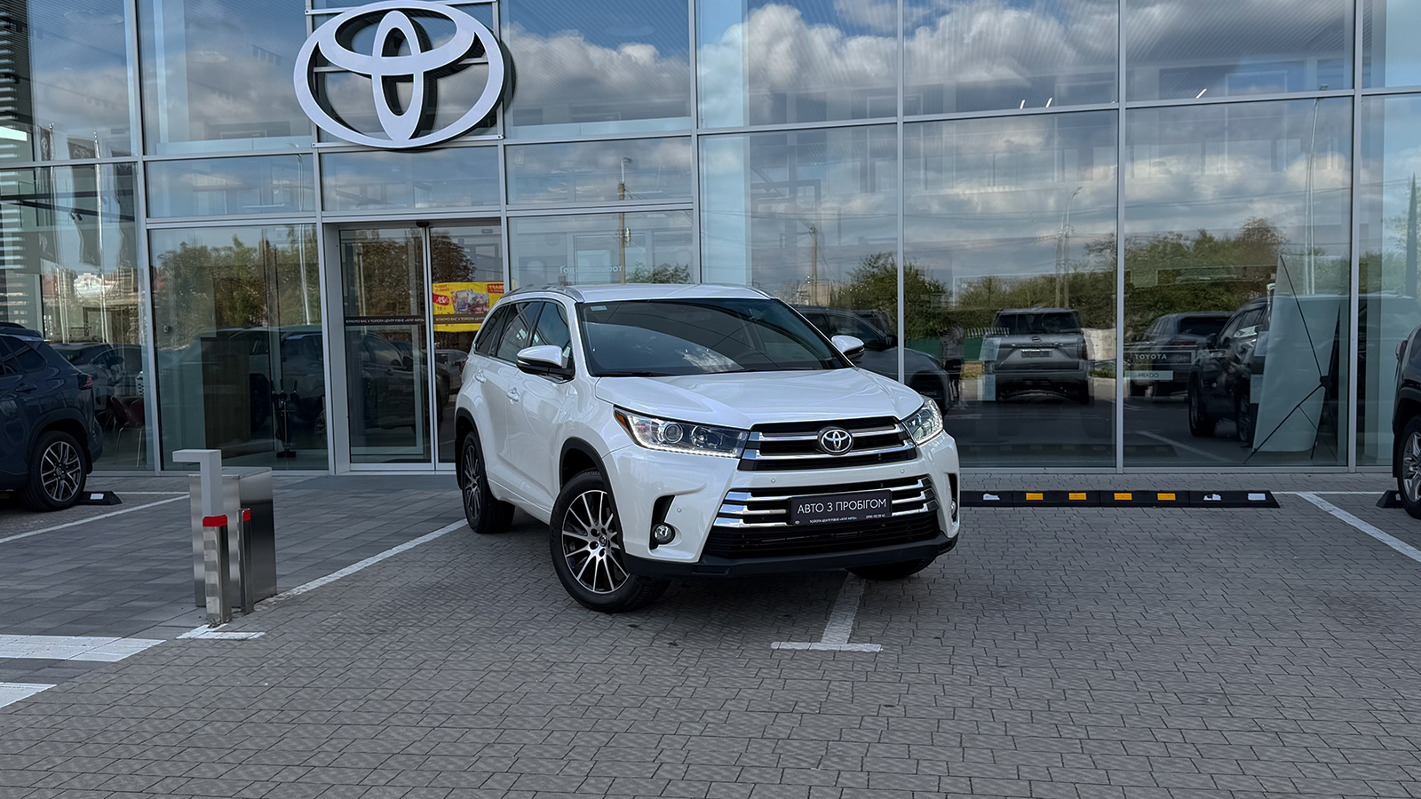 Toyota HIGHLANDER 2018 року, Універсал, Тойота Центр Рівне "Агат Авто", м.Рівне | Фото № 19 Toyota HIGHLANDER 2018 року з пробігом 13566 км, Універсал, Тойота Центр Рівне "Агат Авто", м.Рівне - 1676250 ГРН | Фото № 19