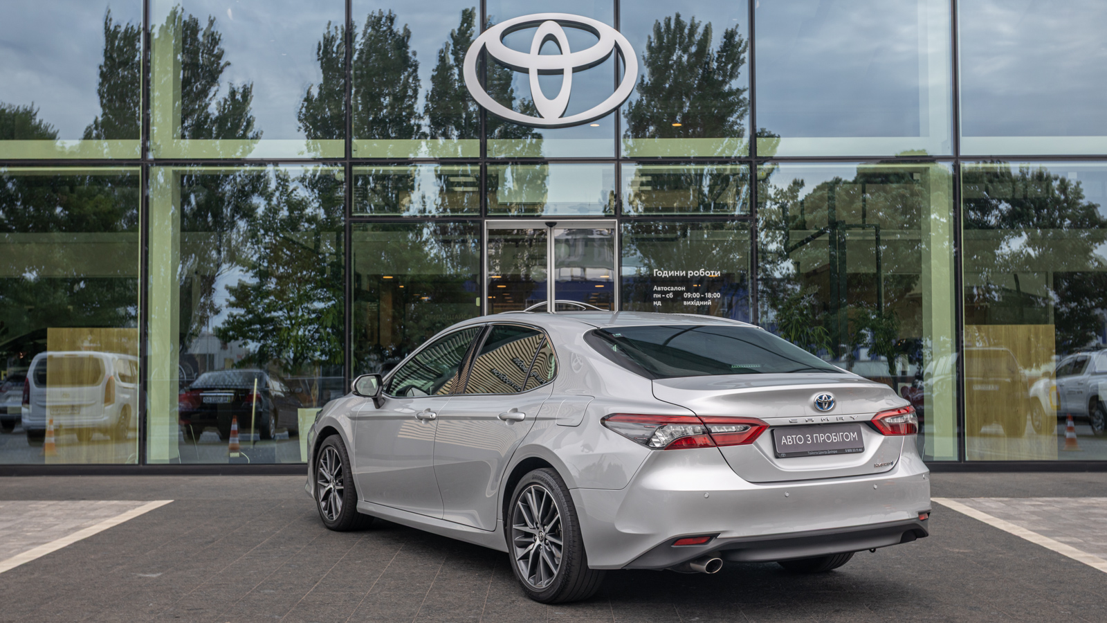 Toyota CAMRY 2021 року, Седан, Тойота Центр Дніпро "Алмаз Мотор" на Запорізькому шосе, м.Дніпро | Фото № 2 Toyota CAMRY 2021 року з пробігом 132384 км, Седан, Тойота Центр Дніпро "Алмаз Мотор" на Запорізькому шосе, м.Дніпро - 1305000 ГРН | Фото № 2