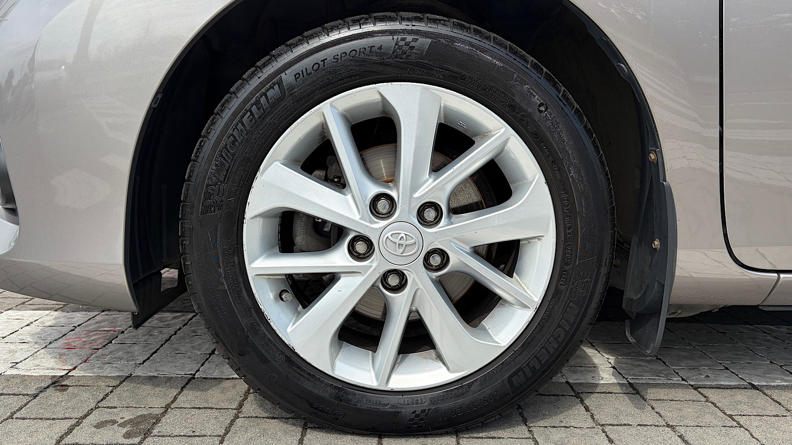 Toyota AURIS 2012 року, Хетчбек, Тойота Центр Запоріжжя "Восток Автомир", м.Запоріжжя | Фото № 15 Toyota AURIS 2012 року з пробігом 121362 км, Хетчбек, Тойота Центр Запоріжжя "Восток Автомир", м.Запоріжжя - 560000 ГРН | Фото № 15