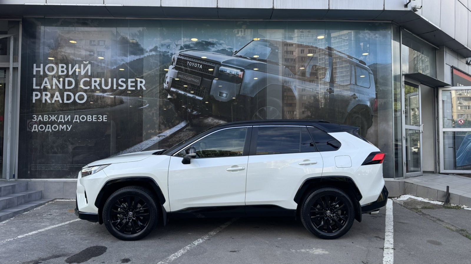 Toyota RAV4 2022 року з пробігом 62456 км, Універсал, Тойота Центр Одеса "ВіДі Пальміра", м.Одеса - 1655000 ГРН | Фото № 3