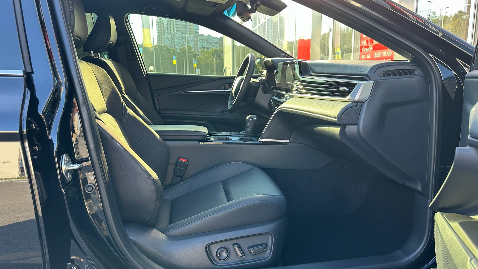 Toyota CAMRY 2025 року, Седан, Тойота Центр Харків "Артсіті", м.Харків | Фото № 6 Toyota CAMRY 2025 року з пробігом 152 км, Седан, Тойота Центр Харків "Артсіті", м.Харків - 2166000 ГРН | Фото № 6