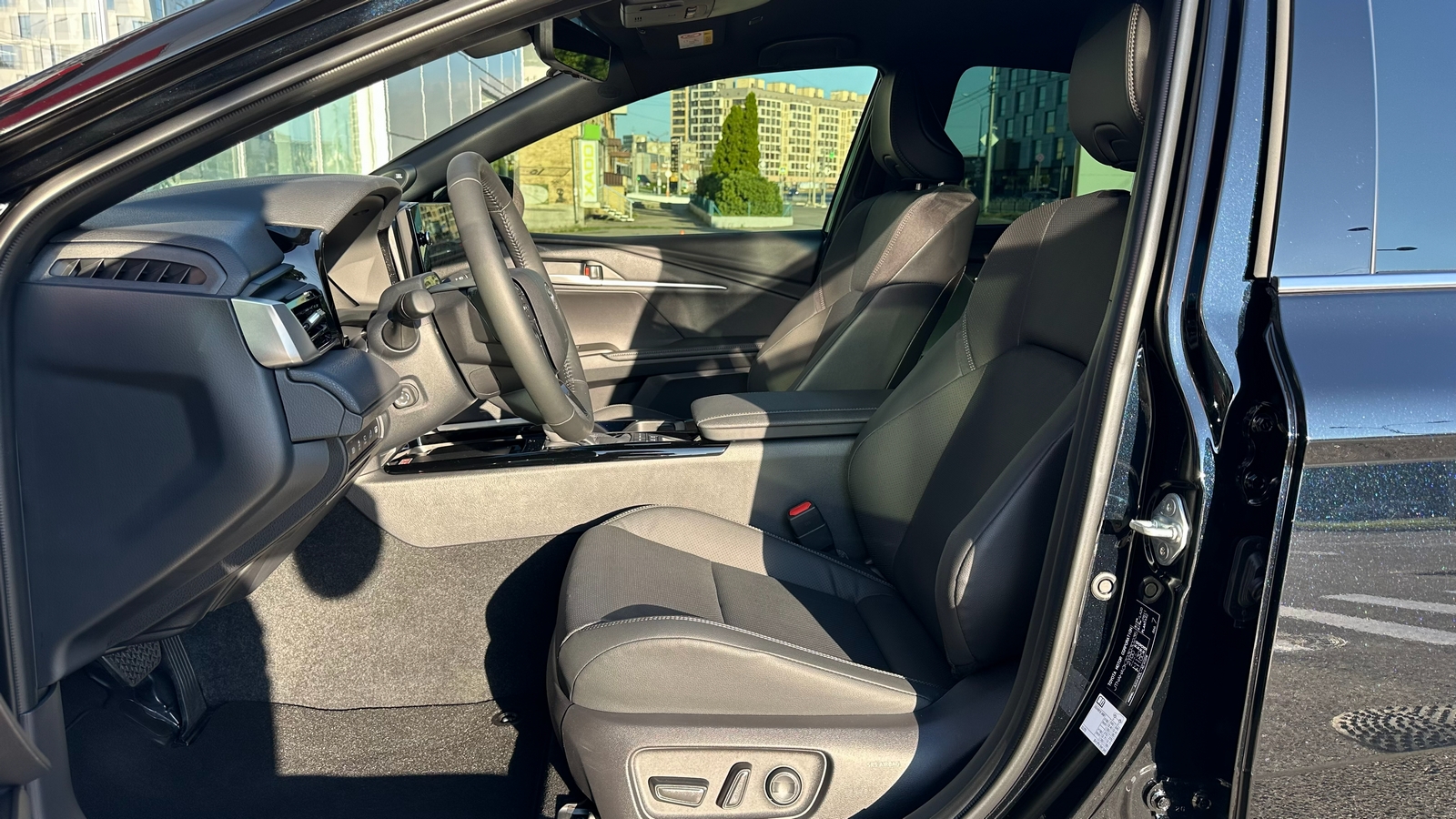 Toyota CAMRY 2025 року, Седан, Тойота Центр Харків "Артсіті", м.Харків | Фото № 12 Toyota CAMRY 2025 року з пробігом 152 км, Седан, Тойота Центр Харків "Артсіті", м.Харків - 2166000 ГРН | Фото № 12