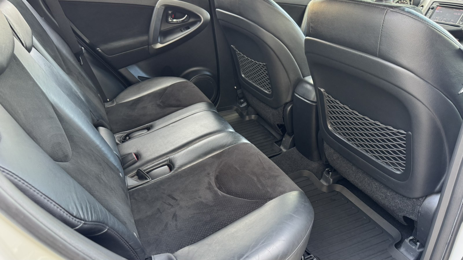 Toyota RAV4 2012 року, Універсал, Тойота Центр Київ "Автосаміт Укравто", м.Київ | Фото № 7 Toyota RAV4 2012 року з пробігом 156170 км, Універсал, Тойота Центр Київ "Автосаміт Укравто", м.Київ - 670500 ГРН | Фото № 7