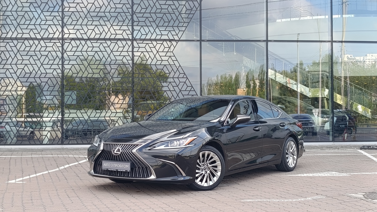 Lexus ES 2019 року, Седан, Лексус Київ Захід, м.Київ | Фото № 1 Lexus ES 2019 року з пробігом 85000 км, Седан, Лексус Київ Захід, м.Київ - 1650000 ГРН | Фото № 1