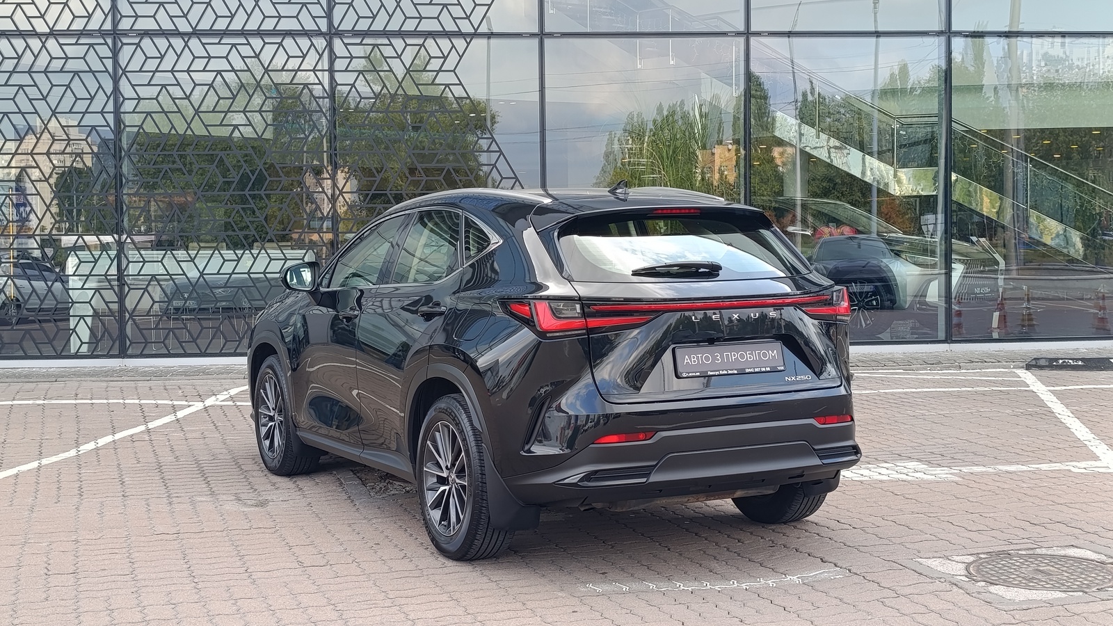 Lexus NX 2022 року, Універсал, Лексус Київ Захід, м.Київ | Фото № 2 Lexus NX 2022 року з пробігом 76086 км, Універсал, Лексус Київ Захід, м.Київ - 2000000 ГРН | Фото № 2