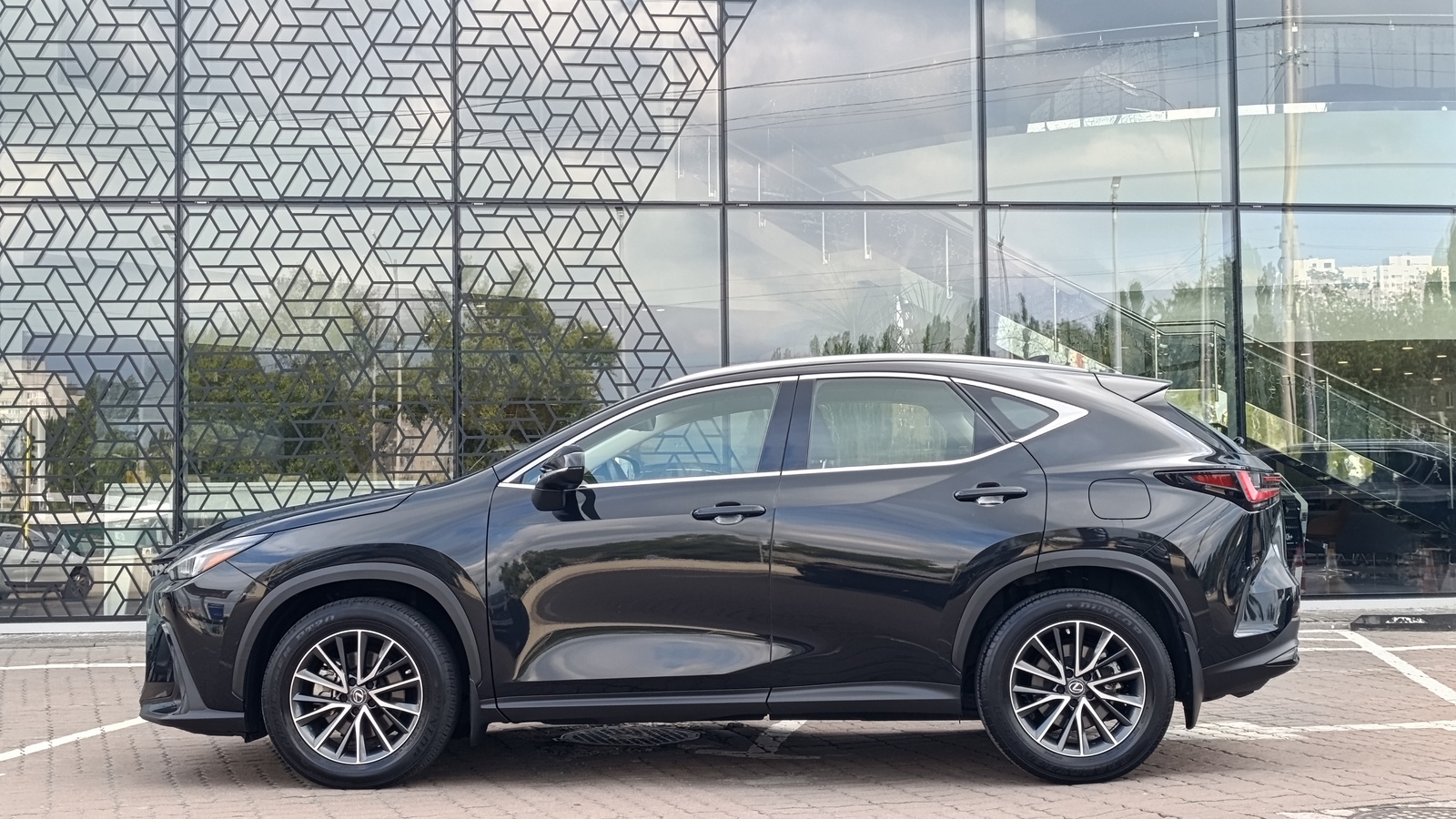 Lexus NX 2022 року, Універсал, Лексус Київ Захід, м.Київ | Фото № 3 Lexus NX 2022 року з пробігом 76086 км, Універсал, Лексус Київ Захід, м.Київ - 2000000 ГРН | Фото № 3