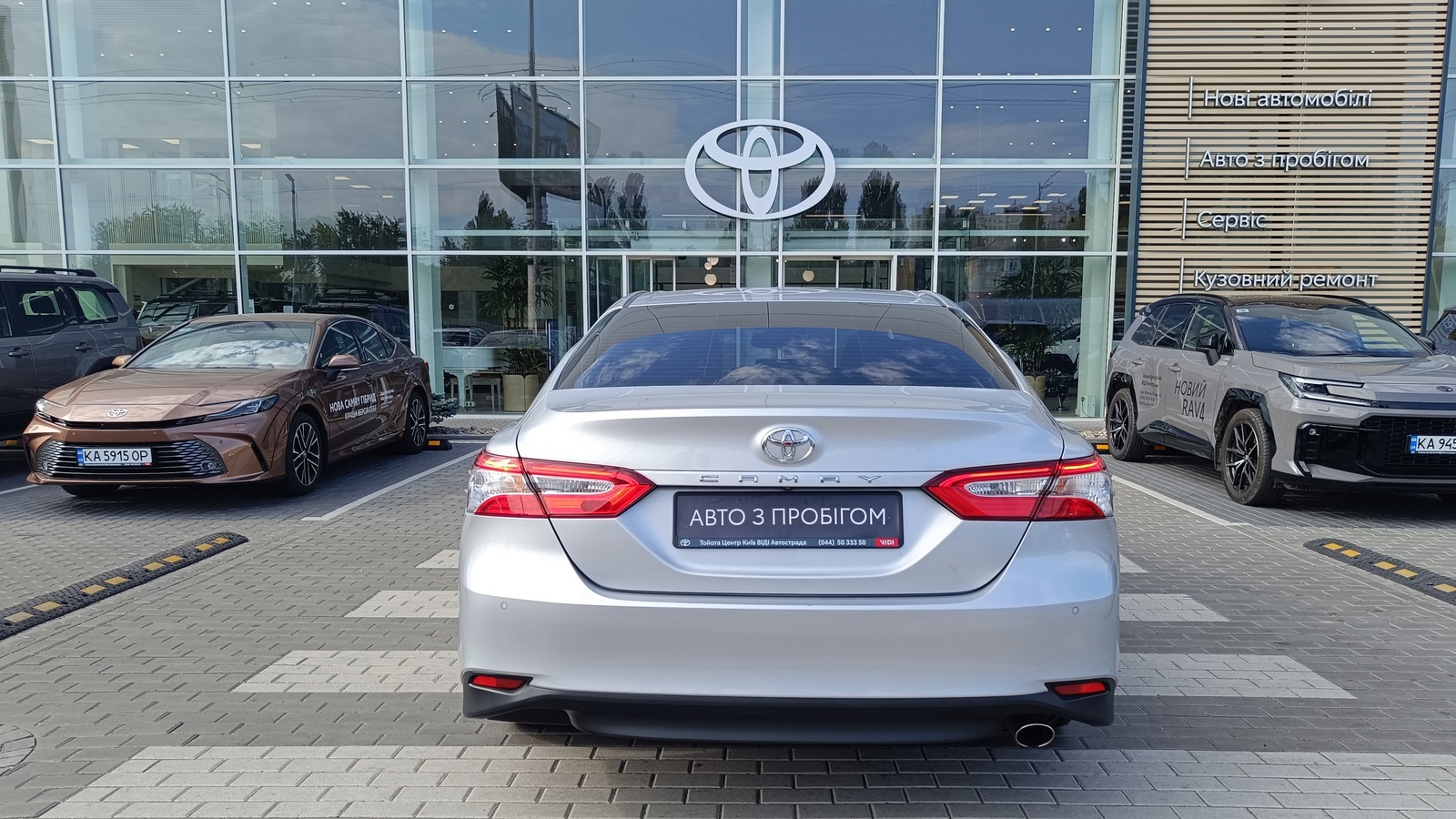 Toyota CAMRY 2018 року, Седан, Тойота Центр Київ "ВіДі Автострада", м.Київ | Фото № 4 Toyota CAMRY 2018 року з пробігом 235836 км, Седан, Тойота Центр Київ "ВіДі Автострада", м.Київ - 855000 ГРН | Фото № 4