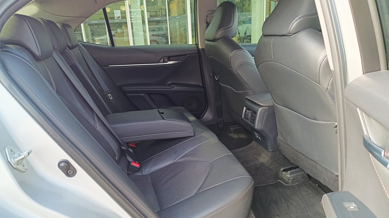 Toyota CAMRY 2018 року, Седан, Тойота Центр Київ "ВіДі Автострада", м.Київ | Фото № 7 Toyota CAMRY 2018 року з пробігом 235836 км, Седан, Тойота Центр Київ "ВіДі Автострада", м.Київ - 855000 ГРН | Фото № 7