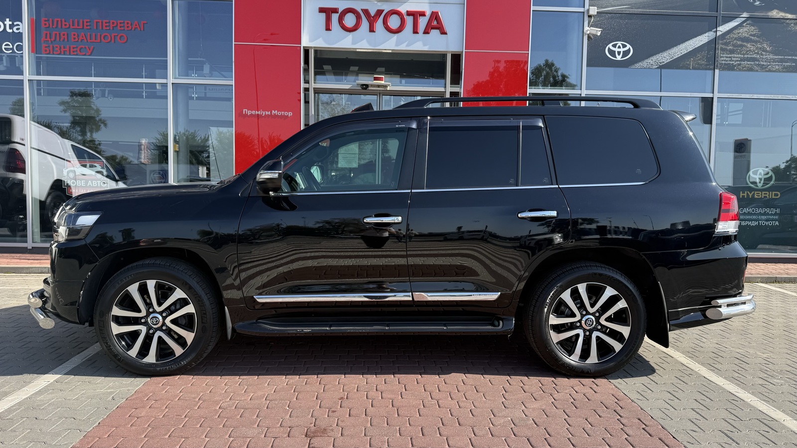 Toyota LAND CRUISER 2018 року, Універсал, Тойота Центр Вінниця "Преміум Мотор", м.Вінниця | Фото № 3 Toyota LAND CRUISER 2018 року з пробігом 81374 км, Універсал, Тойота Центр Вінниця "Преміум Мотор", м.Вінниця - 2670000 ГРН | Фото № 3