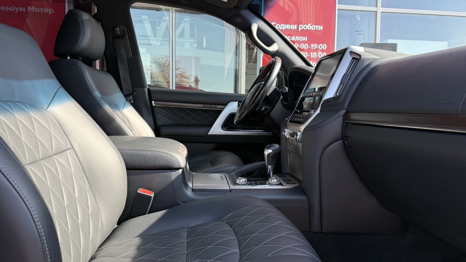 Toyota LAND CRUISER 2018 року, Універсал, Тойота Центр Вінниця "Преміум Мотор", м.Вінниця | Фото № 6 Toyota LAND CRUISER 2018 року з пробігом 81374 км, Універсал, Тойота Центр Вінниця "Преміум Мотор", м.Вінниця - 2670000 ГРН | Фото № 6