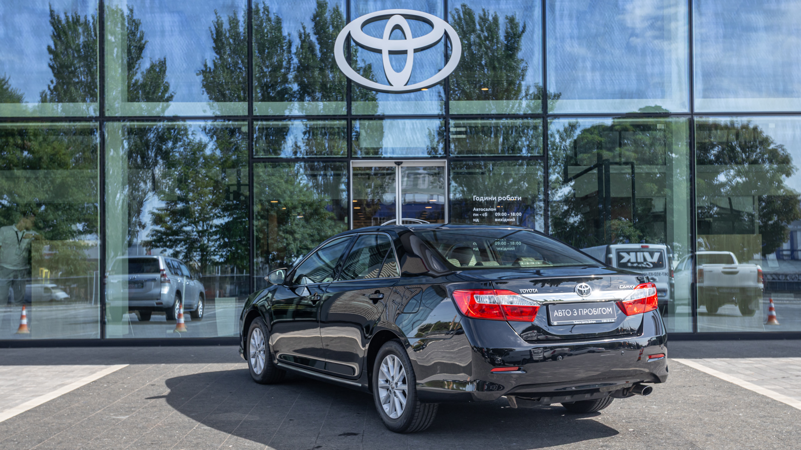 Toyota CAMRY 2014 року, Седан, Тойота Центр Дніпро "Алмаз Мотор" на Запорізькому шосе, м.Дніпро | Фото № 2 Toyota CAMRY 2014 року з пробігом 118116 км, Седан, Тойота Центр Дніпро "Алмаз Мотор" на Запорізькому шосе, м.Дніпро - 675000 ГРН | Фото № 2